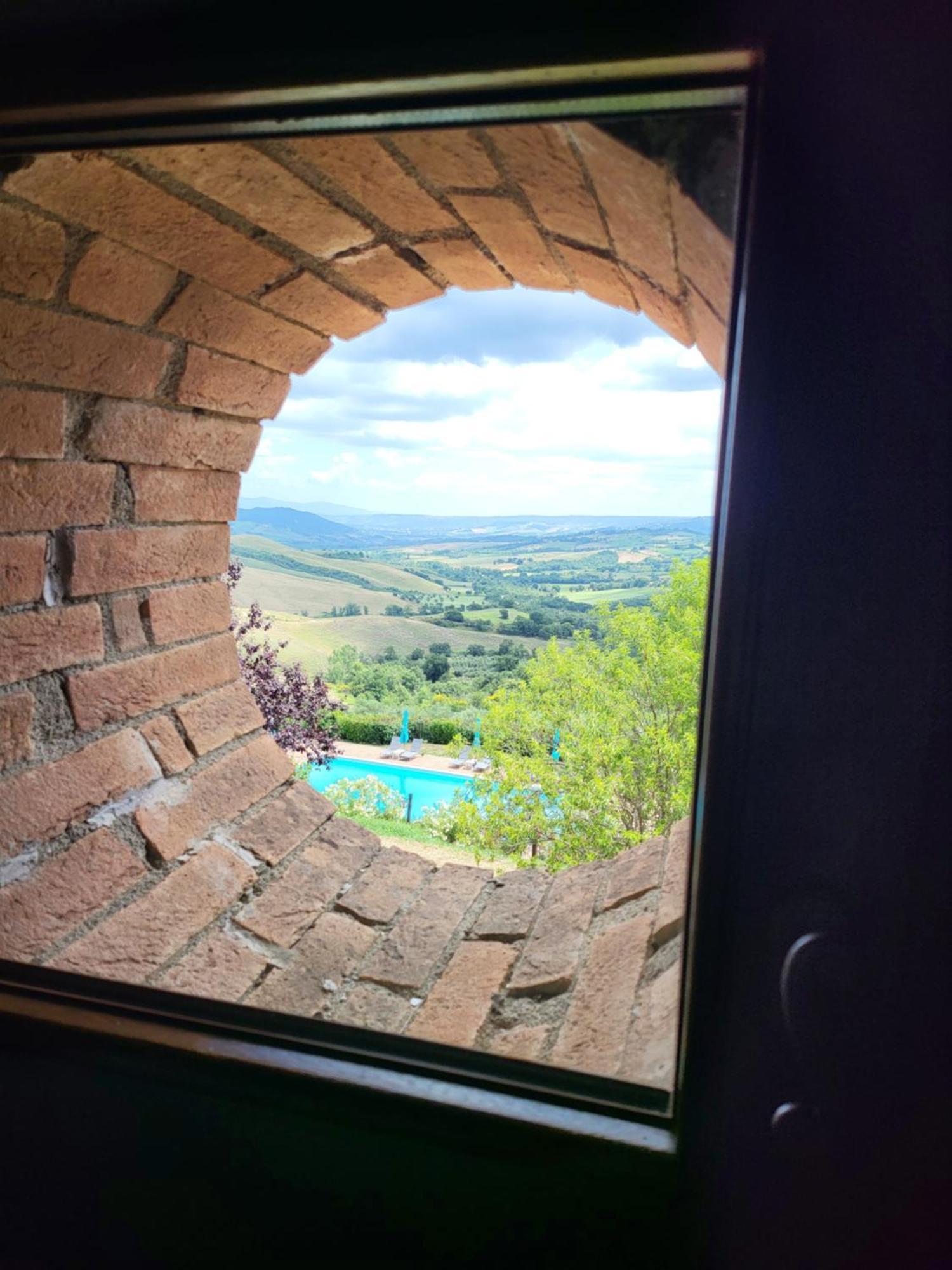 Country House La Collina Di Bargiano - Casa Raffaella アッレローナ エクステリア 写真