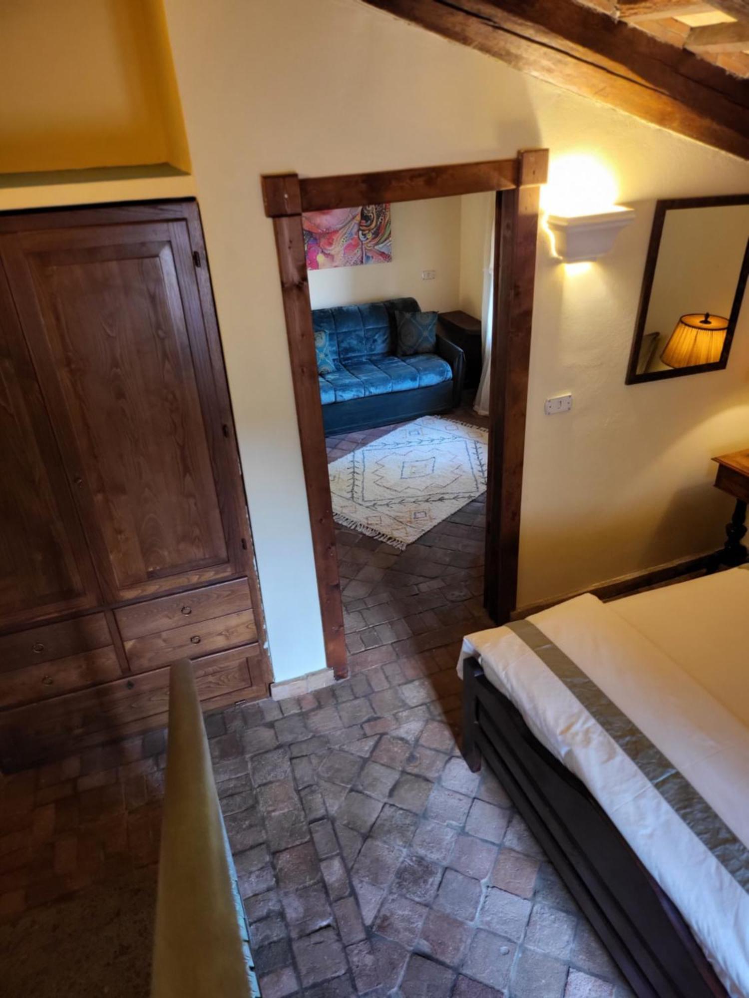 Country House La Collina Di Bargiano - Casa Raffaella アッレローナ エクステリア 写真